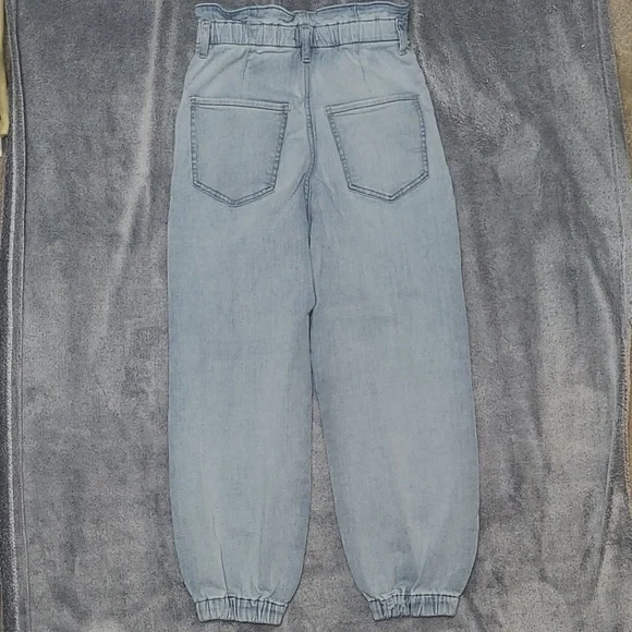 Express Super High Waisted Soft Knit Jean Joggers size 4 short - Picture 5 of 7